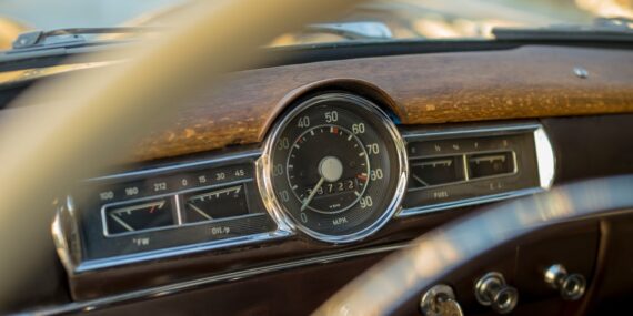 Photo Financial Dashboard