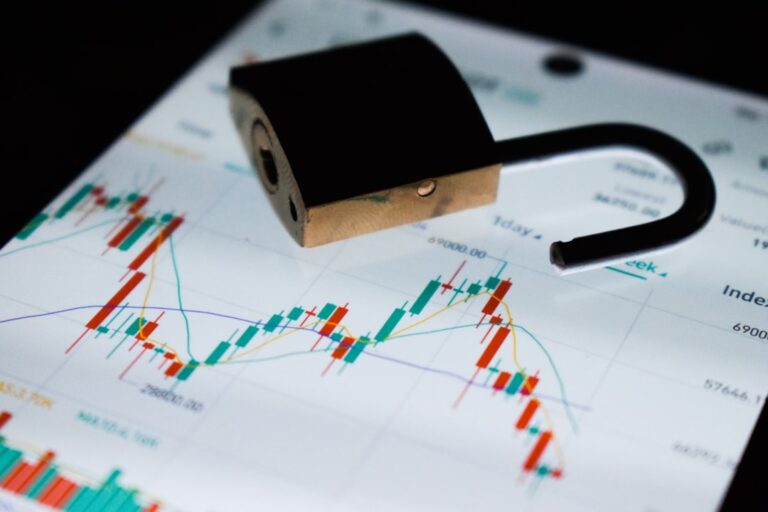 Cash flow analysis in credit drcisions